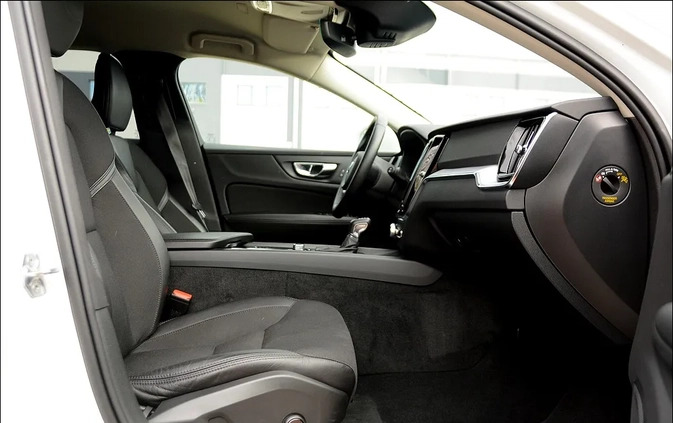 Volvo V60 cena 79800 przebieg: 198217, rok produkcji 2020 z Świdnica małe 781